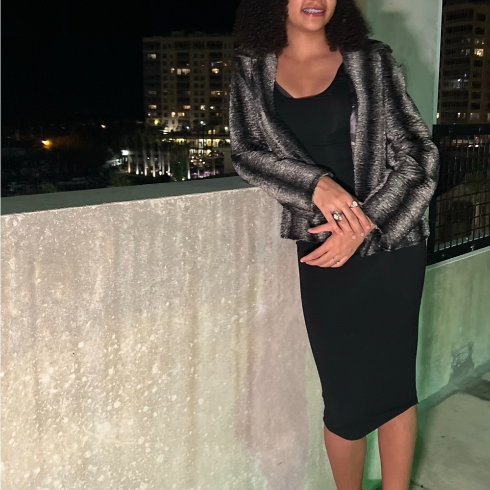 LIKE new coat🖤 - Picture 7 of 7